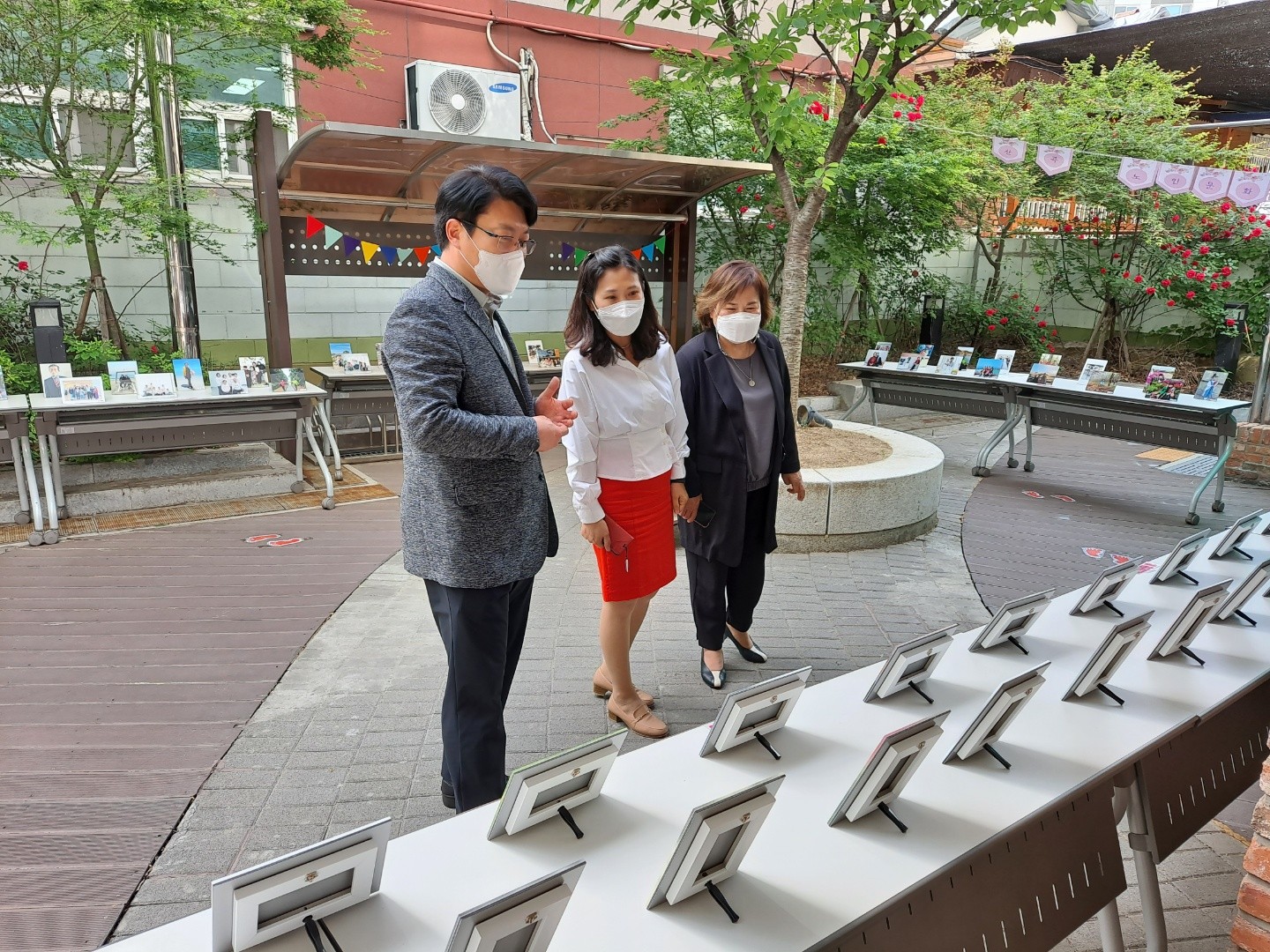 가정의 달 기념 사진전 '행복의 순간'의 4번째 이미지