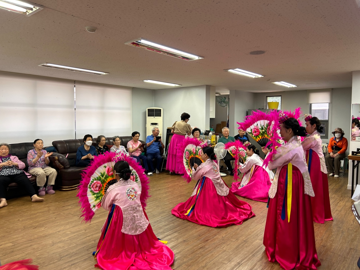 산곡예술단 산곡금호이수아파트 경로당 공연의 4번째 이미지