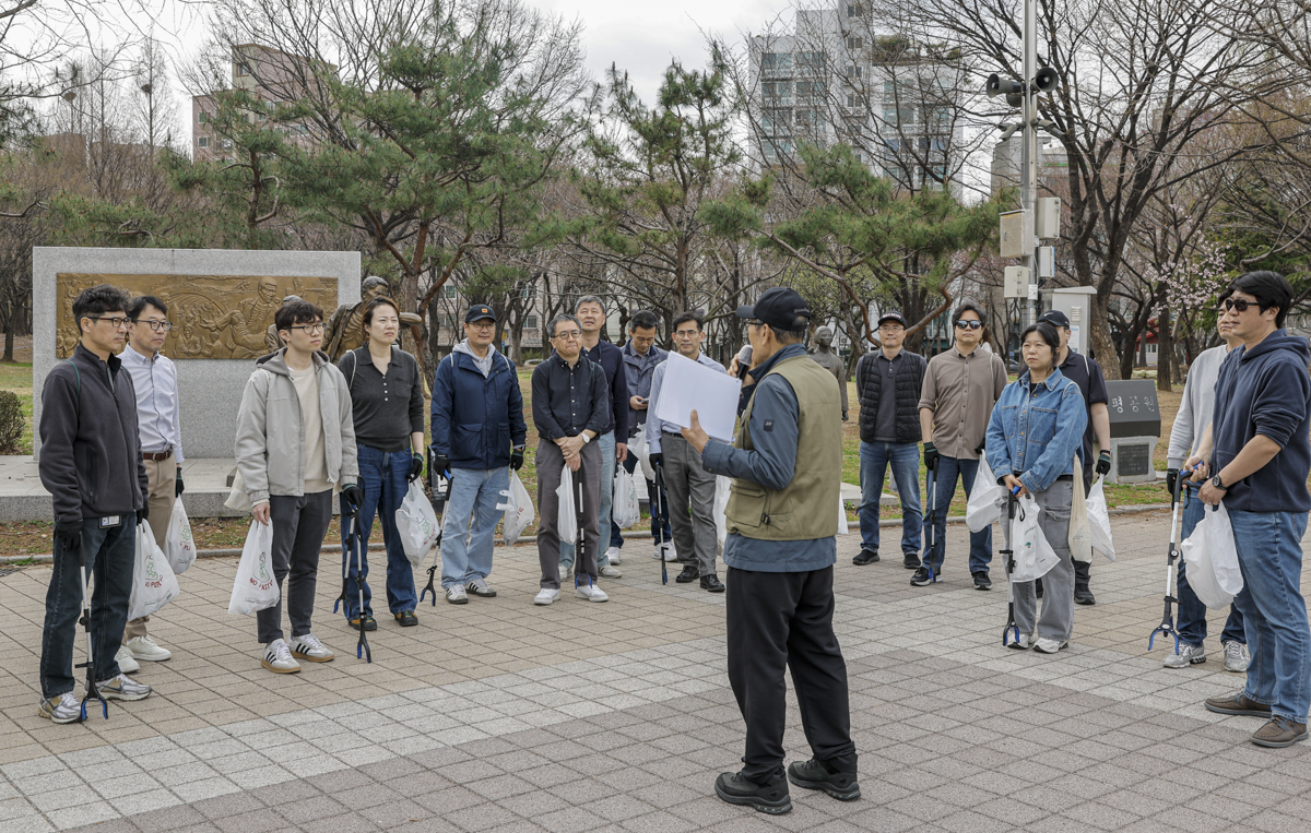지엠한마음재단 부평 역사 플로깅 '시간을 걷다, 자연을 줍다'의 2번째 이미지