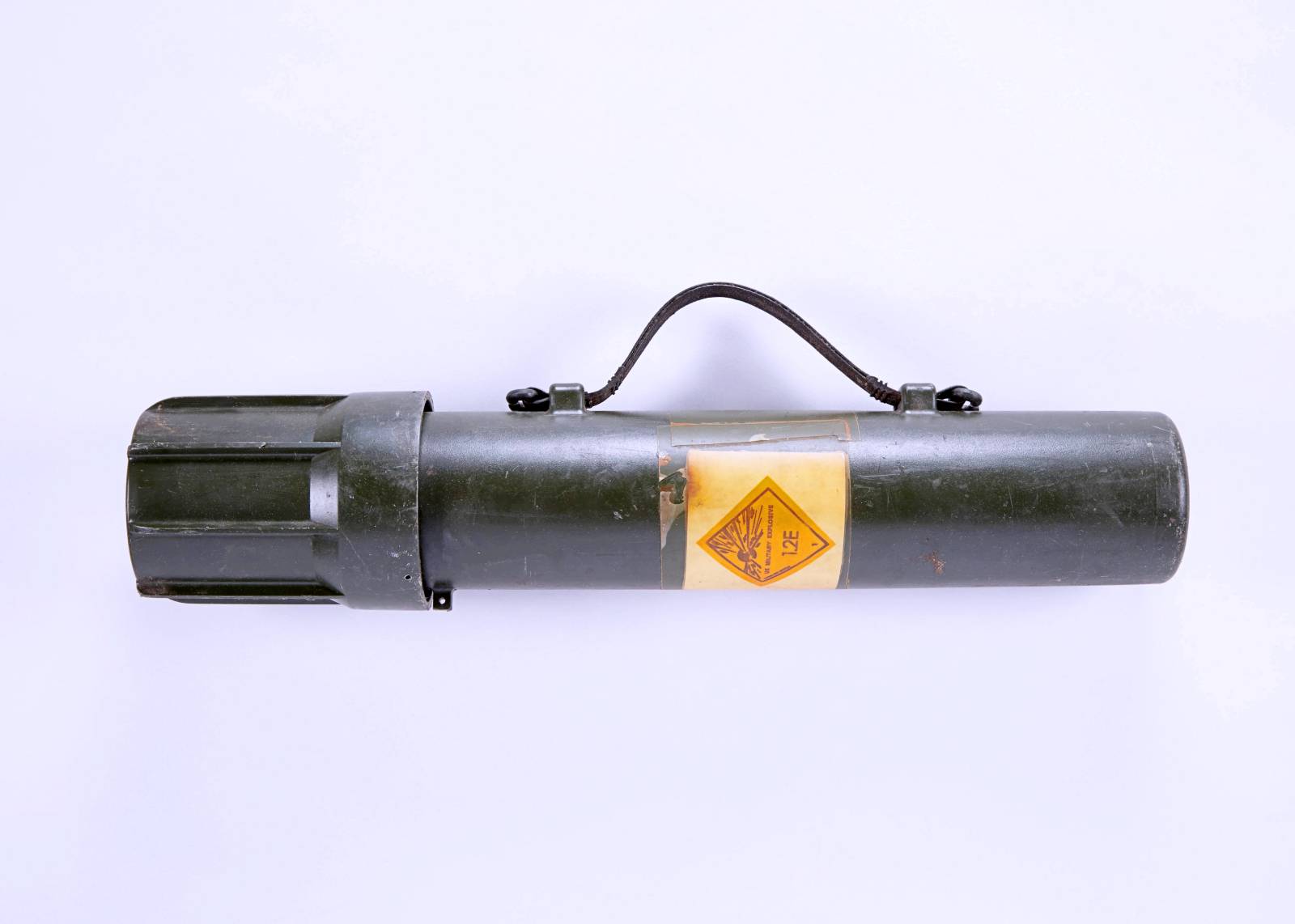 81mm 박격포탄 케이스  이미지